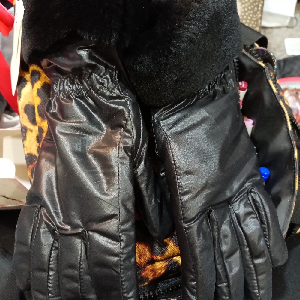 Ugg gloves